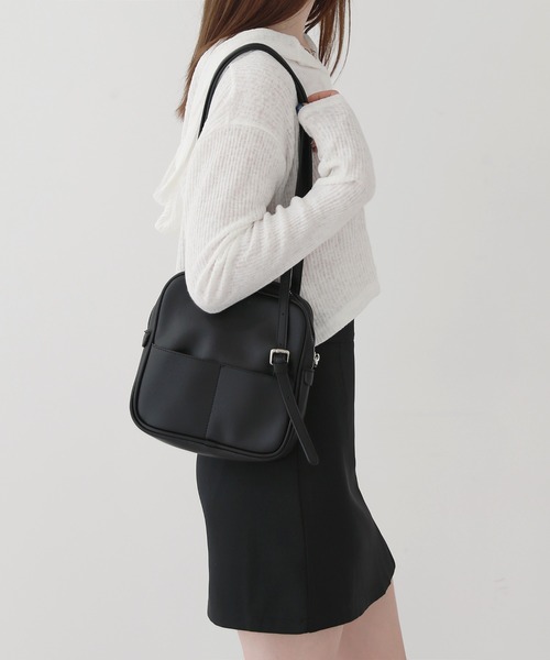 by muni:r(バイ ムニール)の「バックルスクエアミニショルダーバッグ(ショルダーバッグ・レディース・ブラック/ブラウン/アイボリー・ONE SIZE)」の11枚目の写真