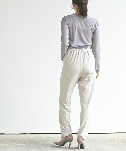 rps（アールピーエス）の「センタープレステーパードパンツ（スラックス・レディース・アイボリー/ブラック/ライトベージュ/イエロー・M）」の5枚目の写真