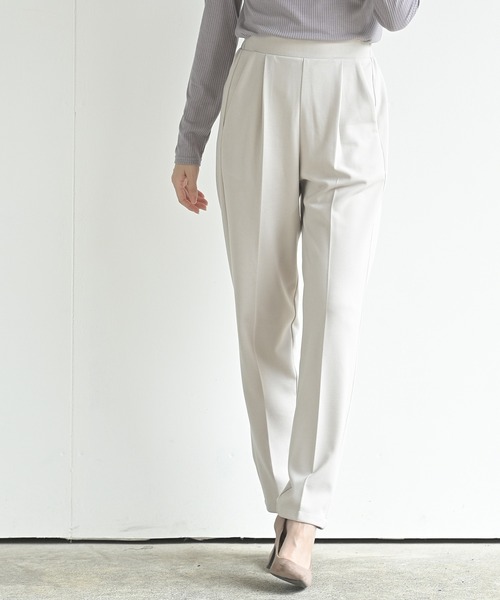 rps（アールピーエス）の「センタープレステーパードパンツ（スラックス・レディース・アイボリー/ブラック/ライトベージュ/イエロー・M）」の20枚目の写真