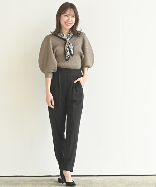 rps（アールピーエス）の「センタープレステーパードパンツ（スラックス・レディース・アイボリー/ブラック/ライトベージュ/イエロー・M）」の21枚目の写真