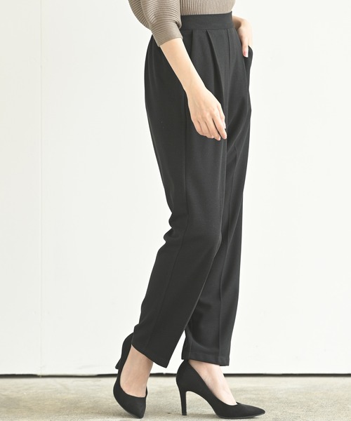 rps（アールピーエス）の「センタープレステーパードパンツ（スラックス・レディース・アイボリー/ブラック/ライトベージュ/イエロー・M）」の7枚目の写真