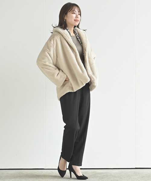 rps（アールピーエス）の「センタープレステーパードパンツ（スラックス・レディース・アイボリー/ブラック/ライトベージュ/イエロー・M）」の22枚目の写真