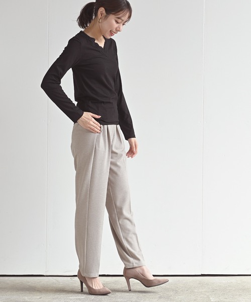 rps（アールピーエス）の「センタープレステーパードパンツ（スラックス・レディース・アイボリー/ブラック/ライトベージュ/イエロー・M）」の8枚目の写真