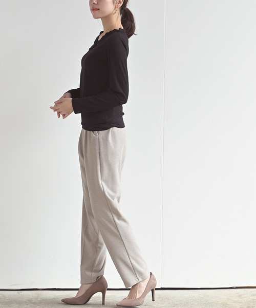 rps（アールピーエス）の「センタープレステーパードパンツ（スラックス・レディース・アイボリー/ブラック/ライトベージュ/イエロー・M）」の16枚目の写真