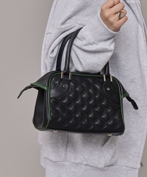 SHAGGIE（シャギー）の「【SHAGGIE×DLEEPYTOWNコラボ】フェイクレザーコンパクトボストンバッグ（ボストンバッグ・レディース・ホワイト/ブラック/ボルドー・FREE）」の3枚目の写真