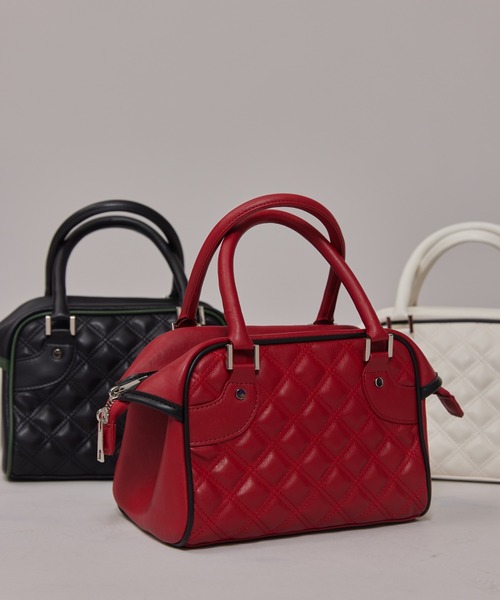 SHAGGIE（シャギー）の「【SHAGGIE×DLEEPYTOWNコラボ】フェイクレザーコンパクトボストンバッグ（ボストンバッグ・レディース・ホワイト/ブラック/ボルドー・FREE）」の4枚目の写真