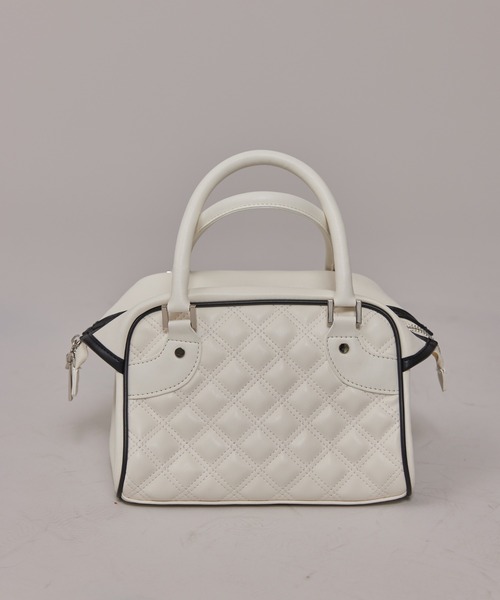 SHAGGIE（シャギー）の「【SHAGGIE×DLEEPYTOWNコラボ】フェイクレザーコンパクトボストンバッグ（ボストンバッグ・レディース・ホワイト/ブラック/ボルドー・FREE）」の5枚目の写真