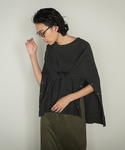 socolla（ソコラ）の「【socolla】2WAYワッフルポンチョプルオーバー（Tシャツ/カットソー・レディース・ブラック/ブラウン/グレー・M）」の2枚目の写真