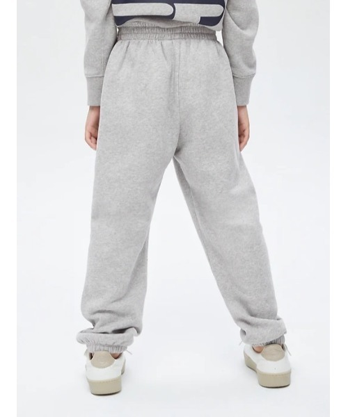 GAP(ギャップ)の「カーボナイズドフリース レインボー GAPロゴ ジョガーパンツ (キッズ)(スウェットパンツ・キッズ・ブラック/ネイビー/グレー・S/M/L/XL/XS/XXL)」の7枚目の写真