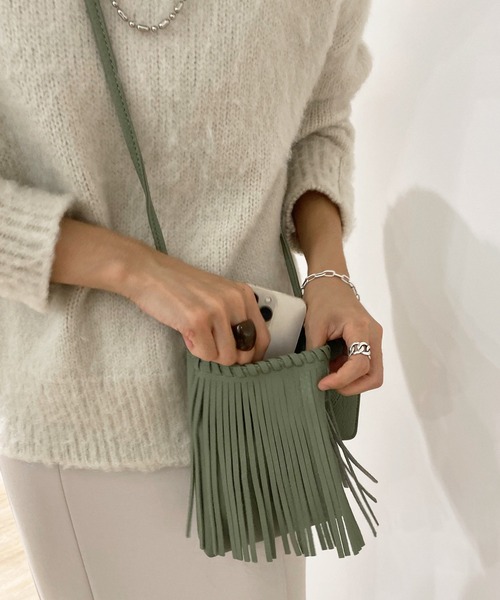 DouDou（ドゥドゥ）の「【WEB限定】フリンジディティールスマホショルダー（ショルダーバッグ・レディース・ブラック/ベージュ/グリーン・FREE）」の22枚目の写真