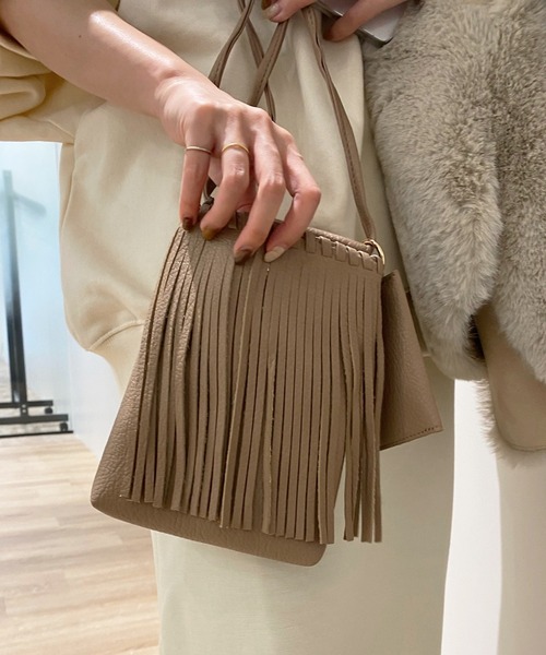 DouDou（ドゥドゥ）の「【WEB限定】フリンジディティールスマホショルダー（ショルダーバッグ・レディース・ブラック/ベージュ/グリーン・FREE）」の16枚目の写真