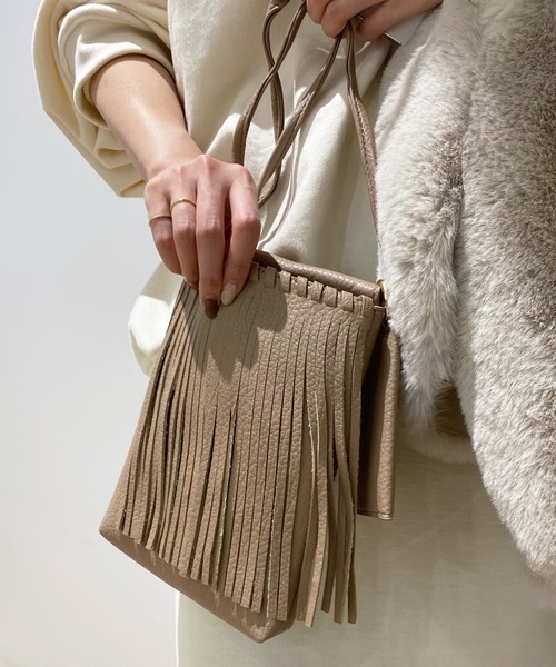 DouDou（ドゥドゥ）の「【WEB限定】フリンジディティールスマホショルダー（ショルダーバッグ・レディース・ブラック/ベージュ/グリーン・FREE）」の15枚目の写真