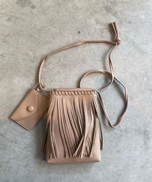 DouDou（ドゥドゥ）の「【WEB限定】フリンジディティールスマホショルダー（ショルダーバッグ・レディース・ブラック/ベージュ/グリーン・FREE）」の13枚目の写真