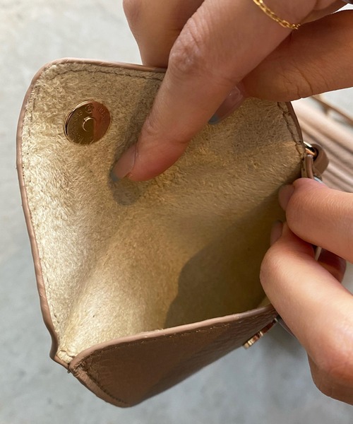 DouDou（ドゥドゥ）の「【WEB限定】フリンジディティールスマホショルダー（ショルダーバッグ・レディース・ブラック/ベージュ/グリーン・FREE）」の11枚目の写真