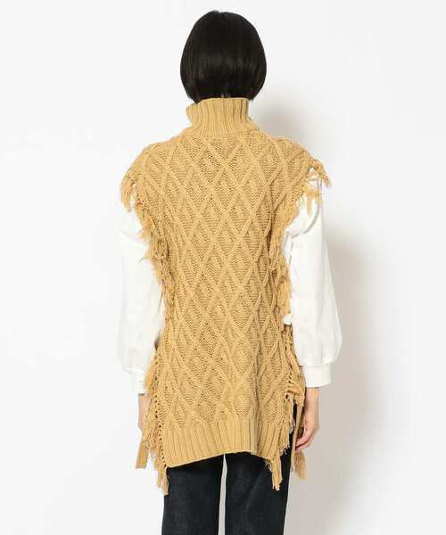 AULA AILA（アウラアイラ）の「AULA AILA（アウラ アイラ）別注ニットベスト（ベスト・レディース・ベージュ/レッド・0）」の4枚目の写真