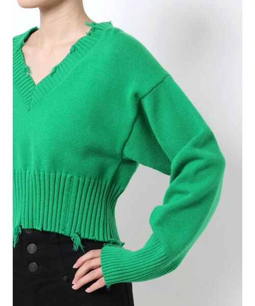 EMODA（エモダ）の「ヘムクラッシュVネックニット（ニット/セーター・レディース・ホワイト/ブラック/ブルー/グリーン・FREE）」の9枚目の写真