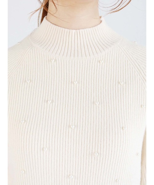 Te chichi(テチチ)の「片畦パールドットスタンドカラーニット(ニット/セーター・レディース・オフホワイト/モカ/チャコール・フリ-)」の6枚目の写真
