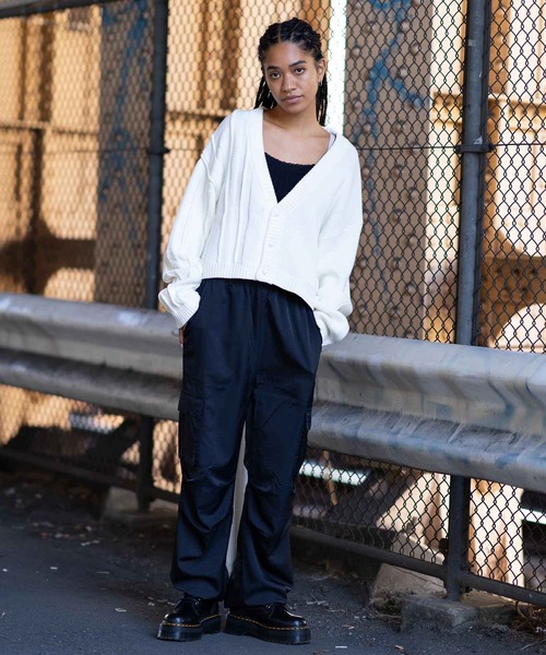 X-girl（エックスガール）の「CONTRAST KNIT CARDIGAN（カーディガン/ボレロ・レディース・ホワイト/ブラック・ONE SIZE）」の3枚目の写真