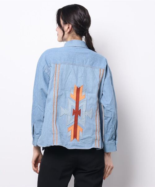 チャイハネ（チャイハネ）の「【チャイハネ】オルカジ刺繍デニムシャツ（シャツ/ブラウス・レディース・ダークブルー/ライトブルー・FREE）」の7枚目の写真