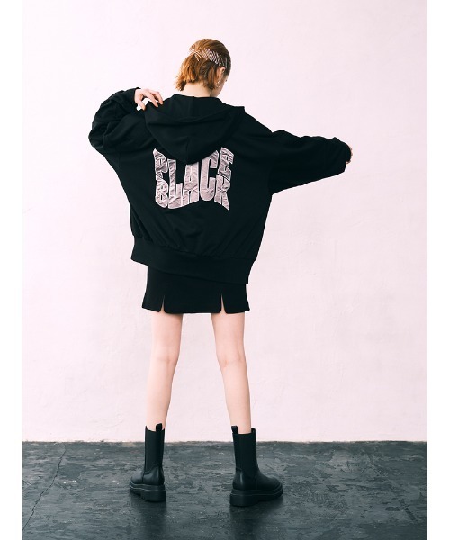 ENVYM(アンビー)の「バックロゴビッグPK(パーカー・レディース・ホワイト/ブラック/ベージュ・FREE)」の4枚目の写真