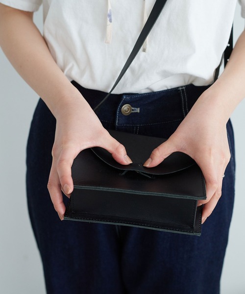 chambre de charme（シャンブルドゥシャーム）の「cdc leather しかくいポシェット（ショルダーバッグ・レディース・ブラック/キャメル・FREE）」の9枚目の写真