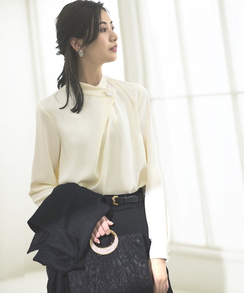 RUIRUE BOUTIQUE(ルイルエブティック)の「ビジューハンドルレースプリーツパーティーバッグ(ハンドバッグ・レディース・ブラック/ベージュ・FREE)」の4枚目の写真