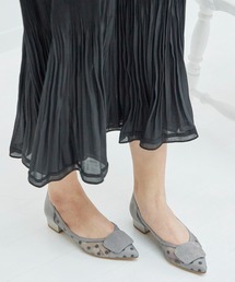 バックルモチーフチュールパンプス
