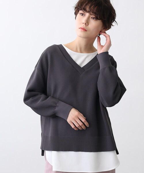 INDIVI(インディヴィ)の「◆【LLサイズ限定/2点セット/日本製/洗える】カットソー付Vネックニット(その他トップス・レディース・サックスブルー/ライトグリーン/ライトオレンジ系/チャコールグレー・19/13/15 )」の2枚目の写真