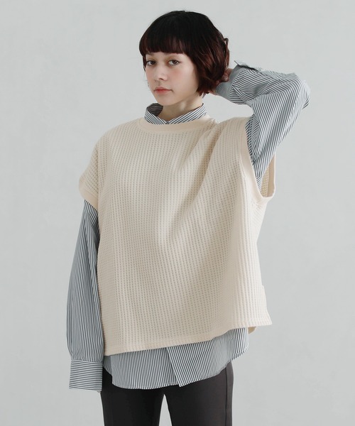 ETELIO（エテリオ）の「ビッグシルエットワッフルベスト（ベスト・メンズ・チャコール/サックスブルー/ブラック/アイボリー/テラコッタ/ネイビー・L/M/S）」の10枚目の写真