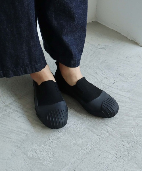 note et silence (ノートエシロンス)の「▲moon star LOW SLIP-ON(スリッポン・レディース・ブラック/ベージュ・23.0cm/24.0cm/27.0cm)」の18枚目の写真