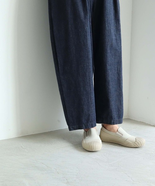 note et silence (ノートエシロンス)の「▲moon star LOW SLIP-ON(スリッポン・レディース・ブラック/ベージュ・23.0cm/24.0cm/27.0cm)」の14枚目の写真