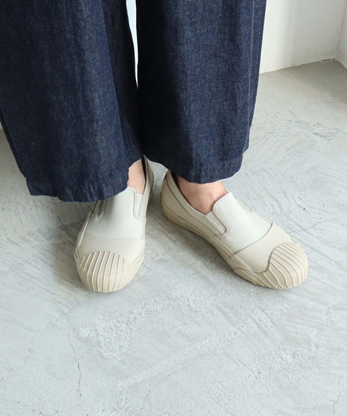 note et silence (ノートエシロンス)の「▲moon star LOW SLIP-ON(スリッポン・レディース・ブラック/ベージュ・23.0cm/24.0cm/27.0cm)」の15枚目の写真