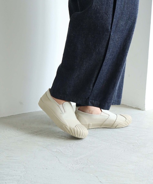 note et silence (ノートエシロンス)の「▲moon star LOW SLIP-ON(スリッポン・レディース・ブラック/ベージュ・23.0cm/24.0cm/27.0cm)」の16枚目の写真