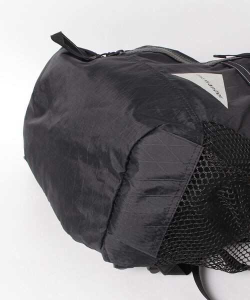 and wander（アンドワンダー）の「andwander/アンドワンダー XPACK 40l backpack  バックパック（バックパック/リュック・レディース・ホワイト/ブラック・FREE）」の4枚目の写真
