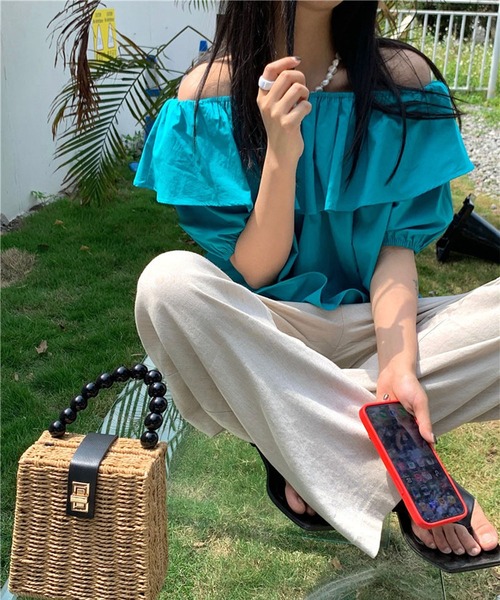 me+em select（ミームセレクト）の「【 ２ｗａｙ ／ ５色展開 】オフショルダーカラーフリルブラウス（シャツ/ブラウス・レディース・ホワイト/ピンク/イエロー/オレンジ/ブルー・FREE）」の20枚目の写真