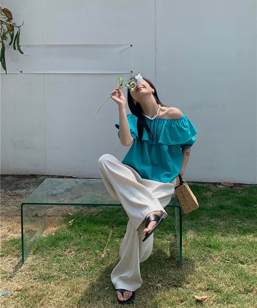 me+em select（ミームセレクト）の「【 ２ｗａｙ ／ ５色展開 】オフショルダーカラーフリルブラウス（シャツ/ブラウス・レディース・ホワイト/ピンク/イエロー/オレンジ/ブルー・FREE）」の7枚目の写真