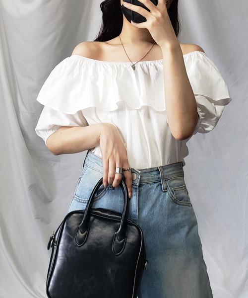 me+em select（ミームセレクト）の「【 ２ｗａｙ ／ ５色展開 】オフショルダーカラーフリルブラウス（シャツ/ブラウス・レディース・ホワイト/ピンク/イエロー/オレンジ/ブルー・FREE）」の22枚目の写真