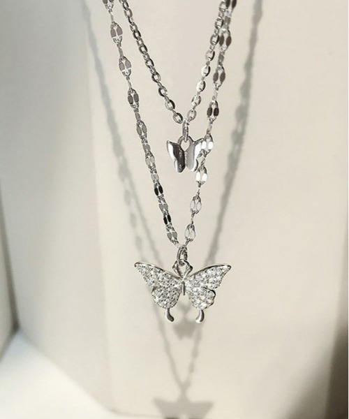 SONA(ソナ)の「SONYUNARA 2連バタフライレイヤードネックレス(ネックレス・レディース・シルバー・ONE SIZE)」の9枚目の写真