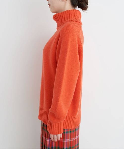 CHILD WOMAN（チャイルドウーマン）の「Extrafine merino wool 5GGタートルネックプルオーバー（ニット/セーター・レディース・アイボリー/オレンジ/ネイビー/イエロー/グリーン/ピンク/レッド/ブルー/ブラウン・FREE）」の14枚目の写真