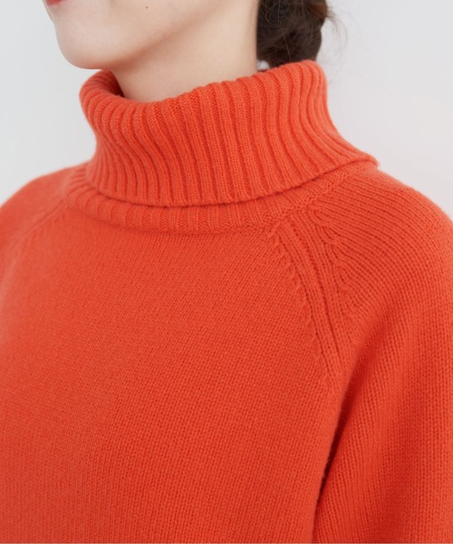 CHILD WOMAN（チャイルドウーマン）の「Extrafine merino wool 5GGタートルネックプルオーバー（ニット/セーター・レディース・アイボリー/オレンジ/ネイビー/イエロー/グリーン/ピンク/レッド/ブルー/ブラウン・FREE）」の16枚目の写真