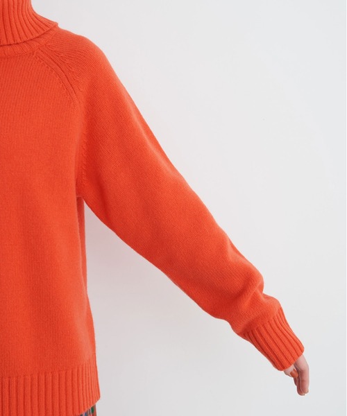 CHILD WOMAN（チャイルドウーマン）の「Extrafine merino wool 5GGタートルネックプルオーバー（ニット/セーター・レディース・アイボリー/オレンジ/ネイビー/イエロー/グリーン/ピンク/レッド/ブルー/ブラウン・FREE）」の17枚目の写真