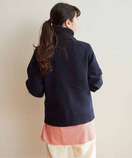 CHILD WOMAN（チャイルドウーマン）の「Extrafine merino wool 5GGタートルネックプルオーバー（ニット/セーター・レディース・アイボリー/オレンジ/ネイビー/イエロー/グリーン/ピンク/レッド/ブルー/ブラウン・FREE）」の10枚目の写真
