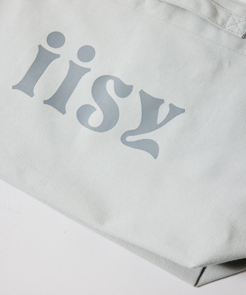 iisy(イージー)の「iisy / BIGロゴ キャンバスショルダーバッグ(ショルダーバッグ・メンズ・チャコールグレー/ライトグレー・FREE)」の4枚目の写真