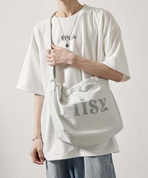 iisy(イージー)の「iisy / BIGロゴ キャンバスショルダーバッグ(ショルダーバッグ・メンズ・チャコールグレー/ライトグレー・FREE)」の12枚目の写真