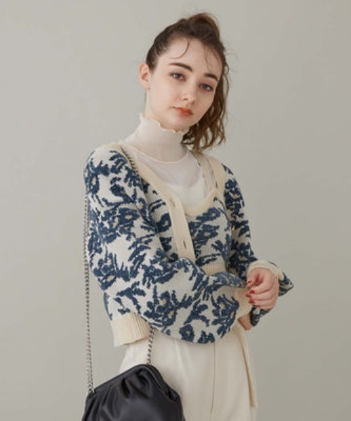 archives(アルシーヴ)の「フラワーJQ ニットカーディガン(カーディガン/ボレロ・レディース・アイボリー/ブラック/ブラウン・MEDIUM)」の2枚目の写真