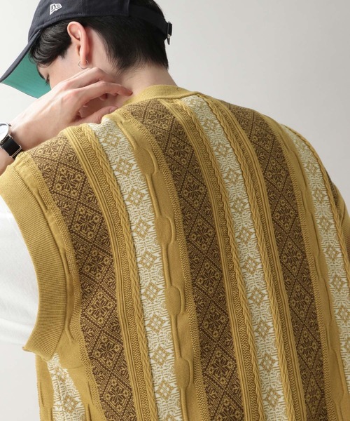 RAGEBLUE(レイジブルー)の「レトロジャガードニットベスト(ベスト・メンズ・ホワイト/ブルー/イエロー/ブラック・MEDIUM/LARGE)」の14枚目の写真