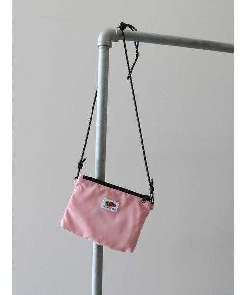 AMERICAN HOLIC（アメリカンホリック）の「【FRUIT OF THE LOOM】2WAYメッシュサコッシュ（ショルダーバッグ・レディース・ブラック/ベージュ/ネイビー/ピンク/オレンジ/ミント・FREE）」の7枚目の写真