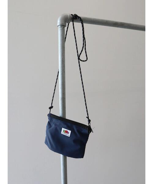 AMERICAN HOLIC（アメリカンホリック）の「【FRUIT OF THE LOOM】2WAYメッシュサコッシュ（ショルダーバッグ・レディース・ブラック/ベージュ/ネイビー/ピンク/オレンジ/ミント・FREE）」の12枚目の写真