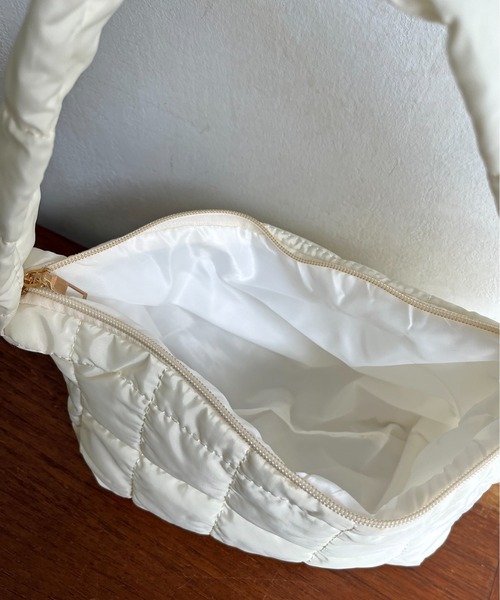 prose verse（プロズヴェール）の「キルティングナイロンショルダー（ハンドバッグ・レディース・オフホワイト/ブラック/グリーン/ブルー・ﾌﾘ-）」の8枚目の写真