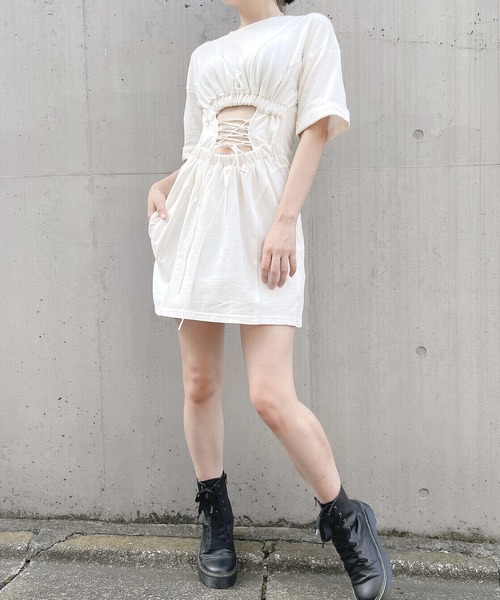 lilLilly（リルリリー）の「2wayレースアップワンピース（ワンピース・レディース・ホワイト/レッド/ブルー/ブラック・FREE）」の6枚目の写真